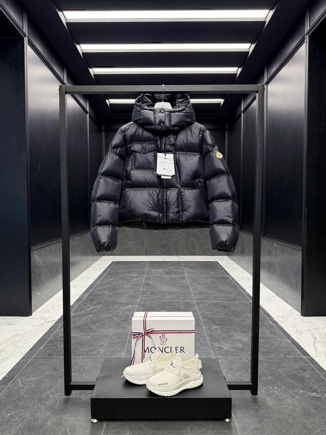 ⬆️Moncler Erea（2025Hot Sale ） . . . . Erea ， ， 。 Erea ， 。 ， super laqué ， 。 ， 。 ， 。 • super laqué • • • • • • • • Black/ / Green Size：0-2 D 00730